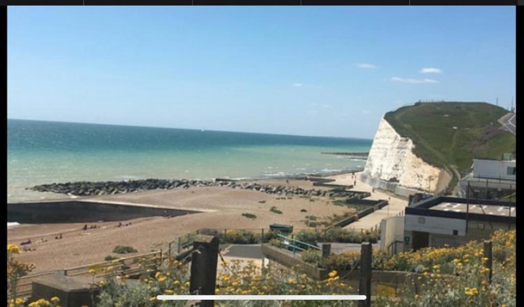 Beach, Hills, Food, Scenic Walks-The Kelp House. Peacehaven Экстерьер фото