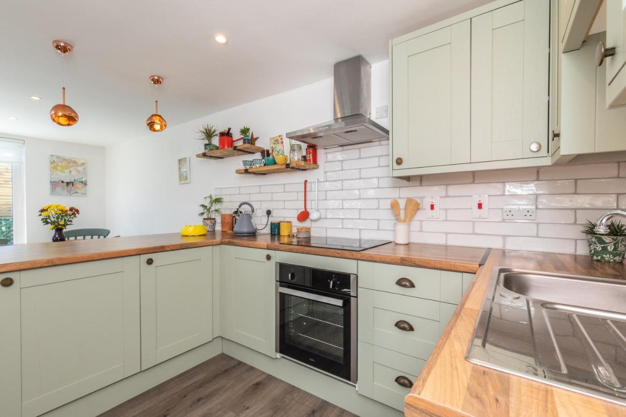 Beach, Hills, Food, Scenic Walks-The Kelp House. Peacehaven Экстерьер фото